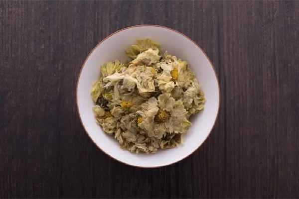 菊花茶有小黑蟲(chóng)怎么辦 菊花茶有蟲(chóng)子能喝嗎