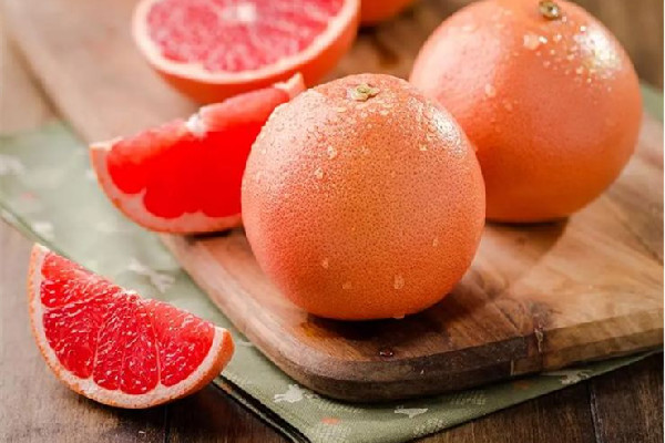 葡萄柚用手剝嗎 葡萄柚怎么吃不流汁 葡萄柚用手剝嗎 葡萄柚怎么吃不流汁