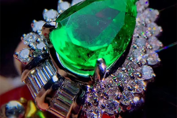 祖母綠買(mǎi)蛋面還是刻面好 祖母綠什么形狀最好