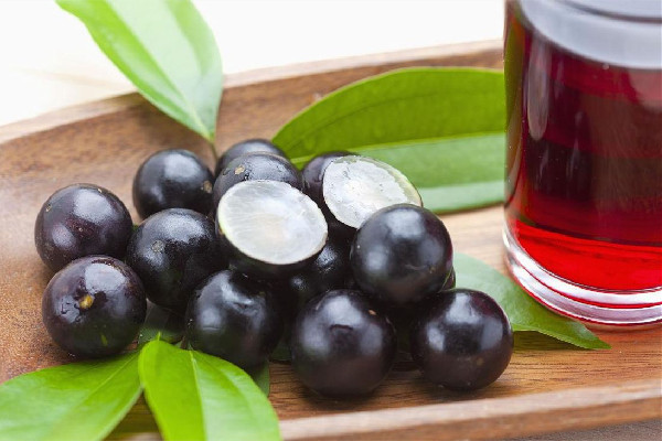 葡萄汁和葡萄酒的區(qū)別 葡萄汁可以兌白酒嗎 葡萄汁和葡萄酒的區(qū)別 葡萄汁可以兌白酒嗎