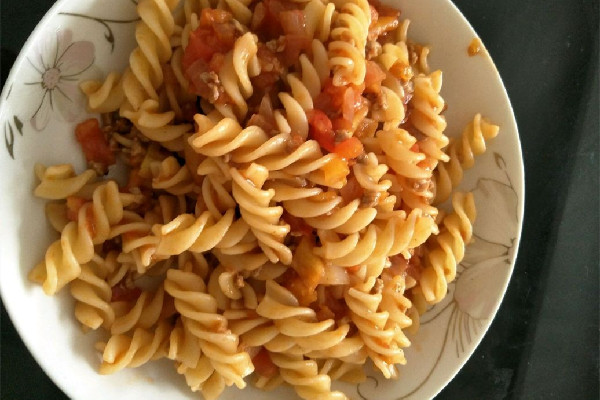 意大利面和米飯的熱量哪個熱量高 意大利面和和普通面區(qū)別 意大利面和米飯的熱量哪個熱量高 意大利面和和普通面區(qū)別