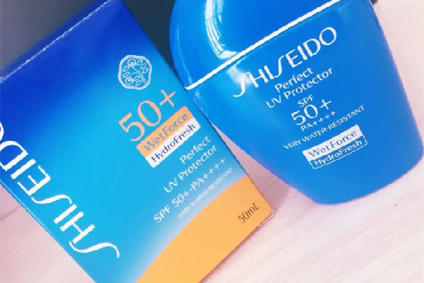 資生堂藍(lán)胖子怎么看生產(chǎn)日期 資生堂藍(lán)胖子放一年可以用嗎 資生堂藍(lán)胖子怎么看生產(chǎn)日期 資生堂藍(lán)胖子放一年可以用嗎