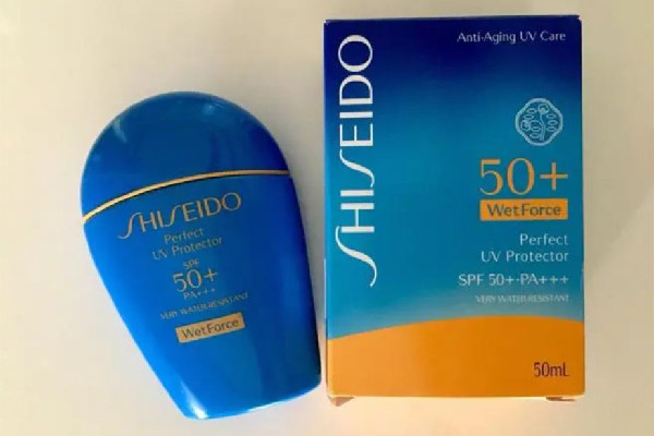 資生堂藍(lán)胖子怎么看生產(chǎn)日期 資生堂藍(lán)胖子放一年可以用嗎 資生堂藍(lán)胖子怎么看生產(chǎn)日期 資生堂藍(lán)胖子放一年可以用嗎