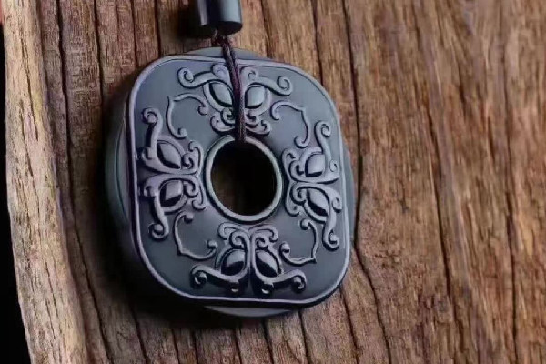 墨玉要盤多久出油 墨玉怎么盤玩效果最好 墨玉要盤多久出油 墨玉怎么盤玩效果最好