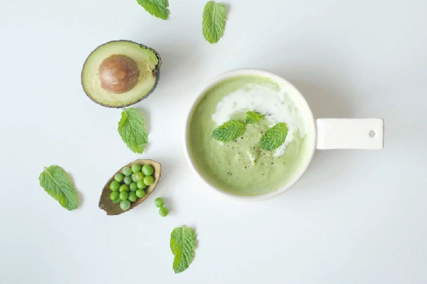 牛油果是綠色的好還是黑色的好 牛油果買回來是硬的怎么辦 牛油果是綠色的好還是黑色的好 牛油果買回來是硬的怎么辦