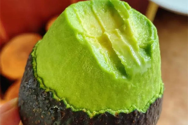 牛油果和什么榨汁好喝 牛油果可以和牛奶一起吃嗎 牛油果和什么榨汁好喝 牛油果可以和牛奶一起吃嗎