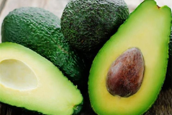 牛油果有黑色絲狀還能吃嗎 牛油果有黑點點是不是壞了 牛油果有黑色絲狀還能吃嗎 牛油果有黑點點是不是壞了