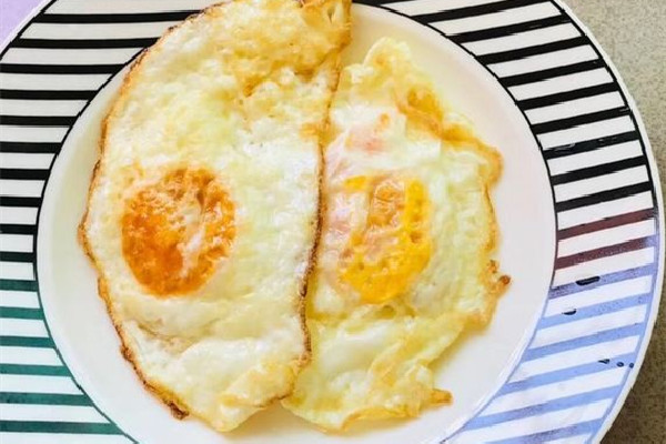 煎雞蛋怎么煎才好吃 煎雞蛋用什么鍋比較好 煎雞蛋怎么煎才好吃 煎雞蛋用什么鍋比較好