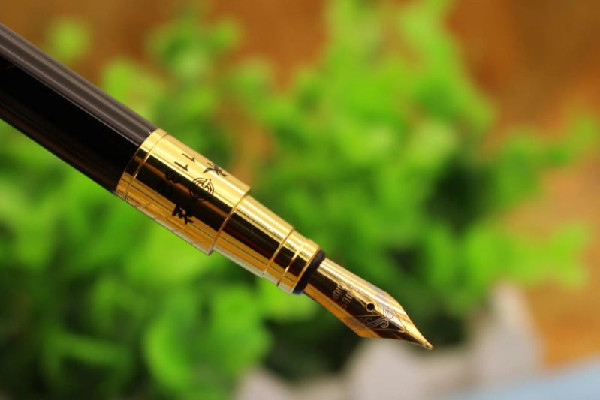 鋼筆有墨水但是寫不出來(lái)怎么辦 鋼筆為什么總是斷墨