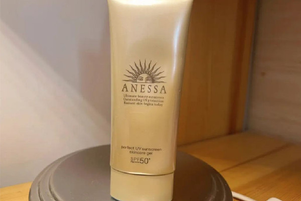 安耐曬會出現水油分層嗎 安耐曬為什么擠出來是水 安耐曬會出現水油分層嗎 安耐曬為什么擠出來是水