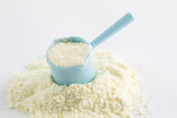 成人奶粉和純牛奶哪個更有營養(yǎng) 成人奶粉的功效和作用 成人奶粉和純牛奶哪個更有營養(yǎng) 成人奶粉的功效和作用