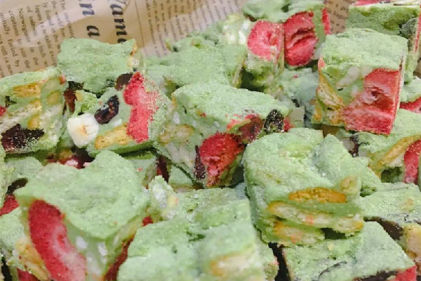 雪花酥是軟的還是硬的 雪花酥什么口感 雪花酥是軟的還是硬的 雪花酥什么口感