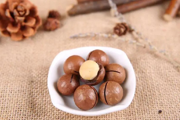 堅(jiān)果什么時(shí)間吃對身體好 堅(jiān)果一次吃多少為宜 堅(jiān)果什么時(shí)間吃對身體好 堅(jiān)果一次吃多少為宜