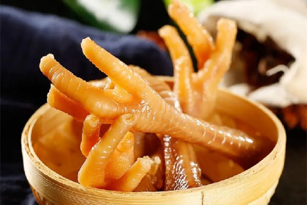 雞爪和鳳爪有什么區(qū)別 雞爪和鴨爪哪個(gè)熱量高 雞爪和鳳爪有什么區(qū)別 雞爪和鴨爪哪個(gè)熱量高